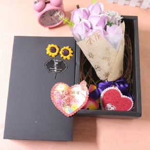 7 Romantikus Szerelmes Rózsa Szappanvirág Fekete Kartondobozzal Valentin-napi Ajándék Barátnőnek