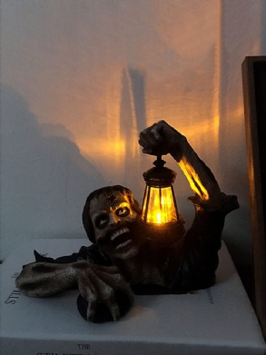 1 Pc Lámpás Zombi Gyanta Szobor Kert Tájdísz Otthon Asztali Személyiség Horror Karakter Halloween Kézművesség